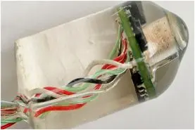 حسگر کوچکی که مانند یک گوشی پزشکی عمل می کند