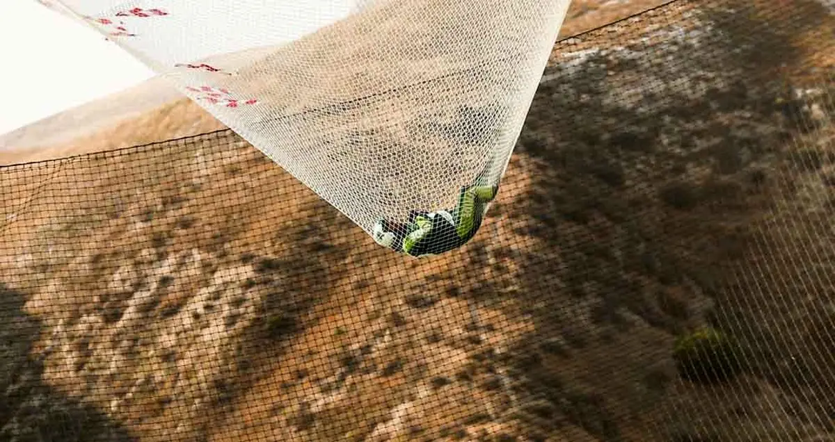 راز پرش چترباز آمریکایی از ارتفاع ۷۶۰۰ متری بدون چتر نجات