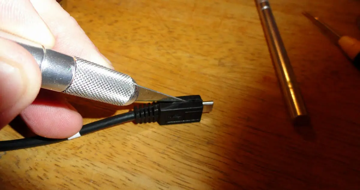 شارژ باتری یک گوشی با گوشی دیگر با استفاده از کابل سفارشی OTG