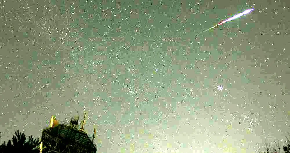۲۱ مرداد حتماً به آسمان نگاه کنید