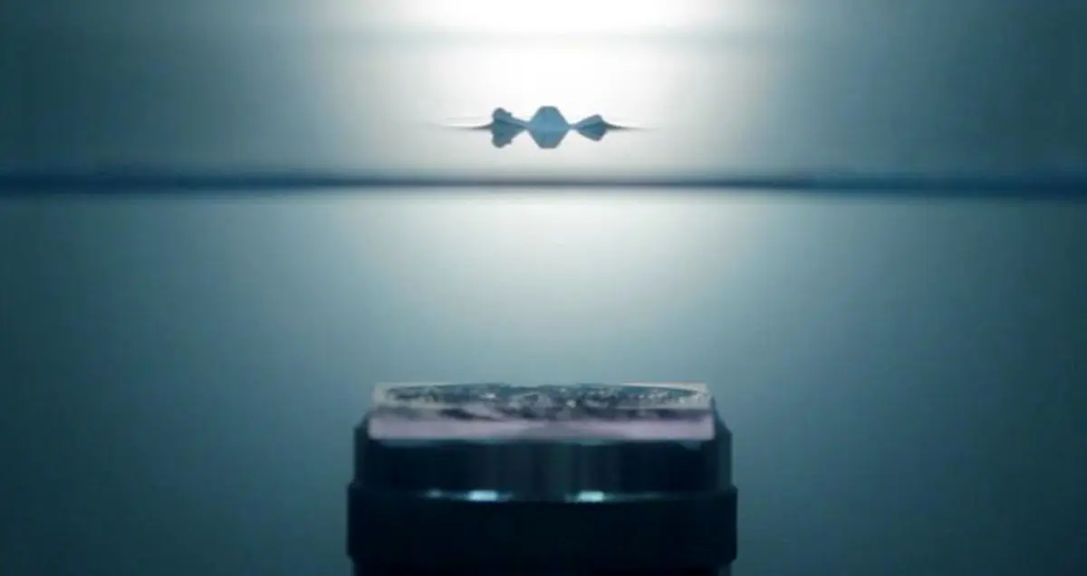 تماشا کنید؛ مراحل جالب تولید هولوگرام صوتی