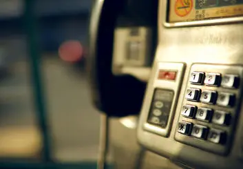 عملیات بانکی و وای‌فای شهری روی تلفن همگانی