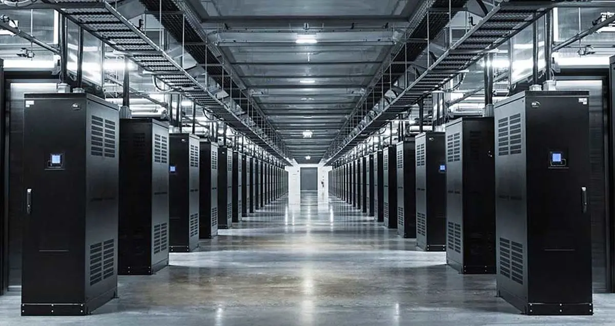 زاکربرگ تصاویر دیده نشده از فیسبوک را در وب منتشر کرد