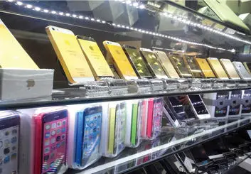 جمع‌آوری گوشی‌های تلفن همراه بدون برگ سبز