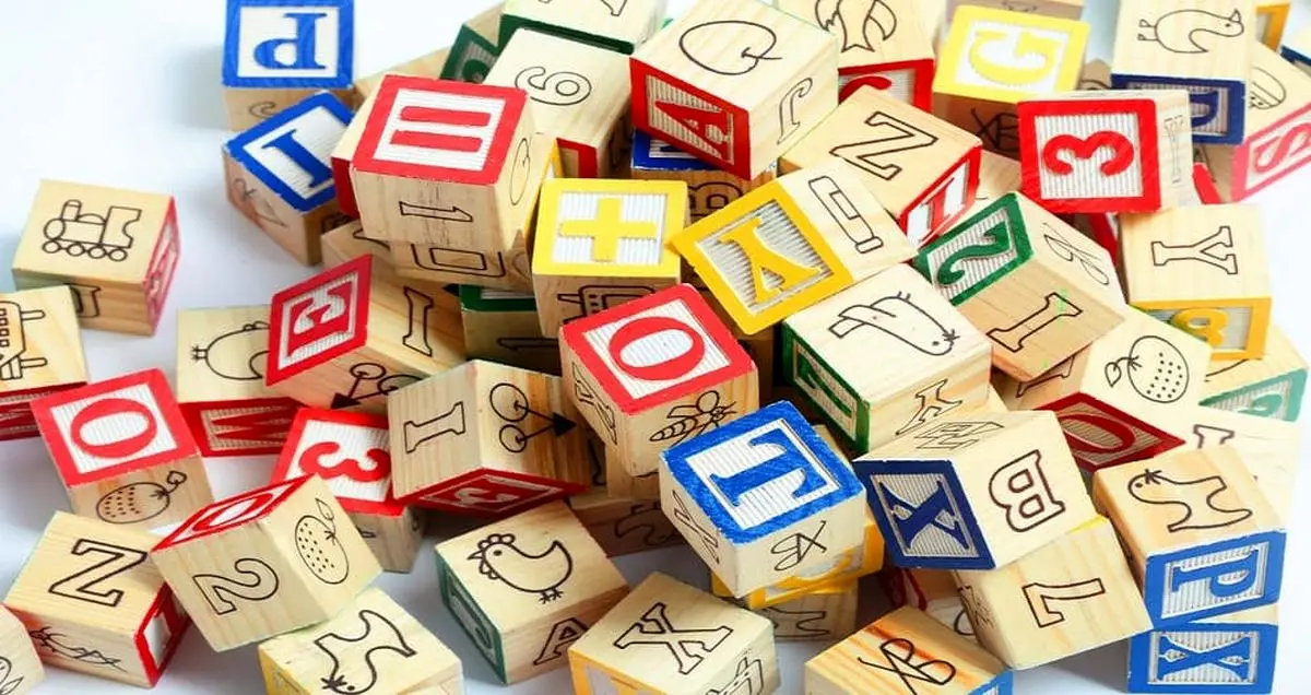 چرا املای آمریکایی زبان انگلیسی با املای استرالیایی و بریتانیایی متفاوت است؟