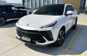 لاماری ایما هیبرید در نمایشگاه خودروی اصفهان حضور یافت + عکس