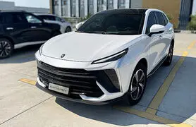 لاماری ایما هیبرید در نمایشگاه خودروی اصفهان حضور یافت + عکس