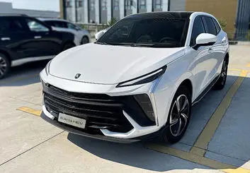 لاماری ایما هیبرید در نمایشگاه خودروی اصفهان حضور یافت + عکس