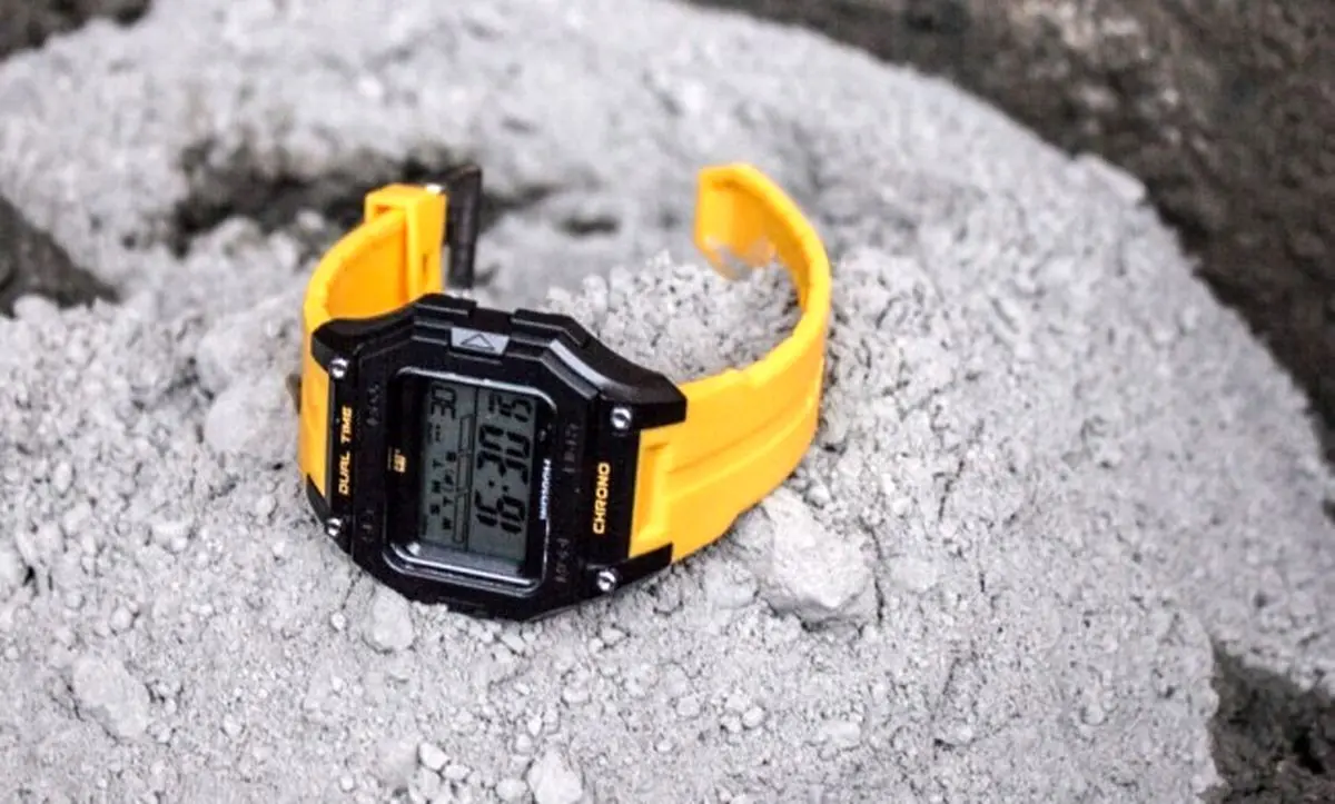 نگاهی به ساعت CAT Digi Squared: وقتی غول ماشین‌آلات سنگین، ساعتی جان‌سخت می‌سازد