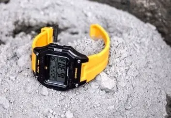 نگاهی به ساعت CAT Digi Squared: وقتی غول ماشین‌آلات سنگین، ساعتی جان‌سخت می‌سازد