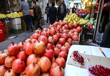 شب یلدا زیر سایه گرانی؛ وقتی سنت‌ها کوچک‌تر می‌شوند