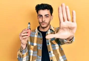 آیا خرید ویپ خطر کمتری نسبت به سیگار و قلیان دارد؟