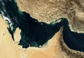 ادعای جدید سنتکام: تنگه هرمز باز است !