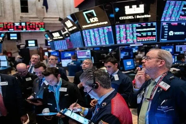 سقوط بازارهای جهانی بعد از بسته شدن تنگه هرمز
