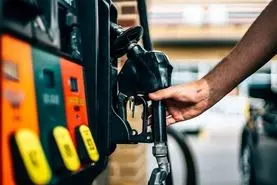 سهمیه بنزین به کارت بانکی منتقل می‌شود؛ شفافیت بیشتر یا آغاز سردرگمی جدید؟