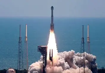 بویینگ ۲ فضانورد را به مدار زمین برد