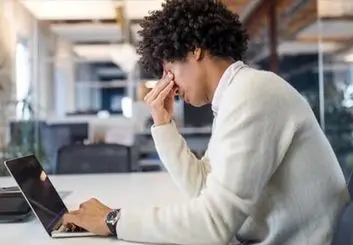  اعتیاد به کار ممکن است به فرسودگی شغلی و حتی مرگ منجر شود