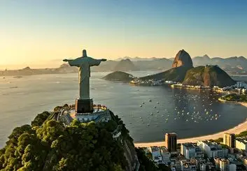 بهترین مقصد سفر برای عاشقان فوتبال، قهوه و جشن های رنگارنگ