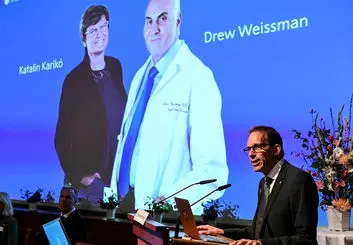 جایزه نوبل پزشکی 2023 به پایه‌گذاران واکسن mRNA کرونا رسید