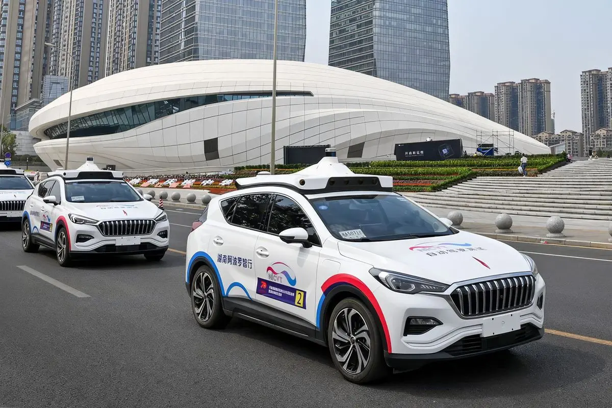 تاکسی‌های بدون راننده وارد شهر بزرگ چین می‌شوند