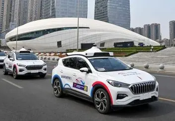 تاکسی‌های بدون راننده وارد شهر بزرگ چین می‌شوند