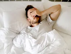 کمبود خواب مداوم با بروز زودرس علائم افسردگی ارتباط دارد