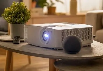 نکاتی برای خرید ویدئو پروژکتور: راهنمای جامع برای خریداران حرفه‌ای