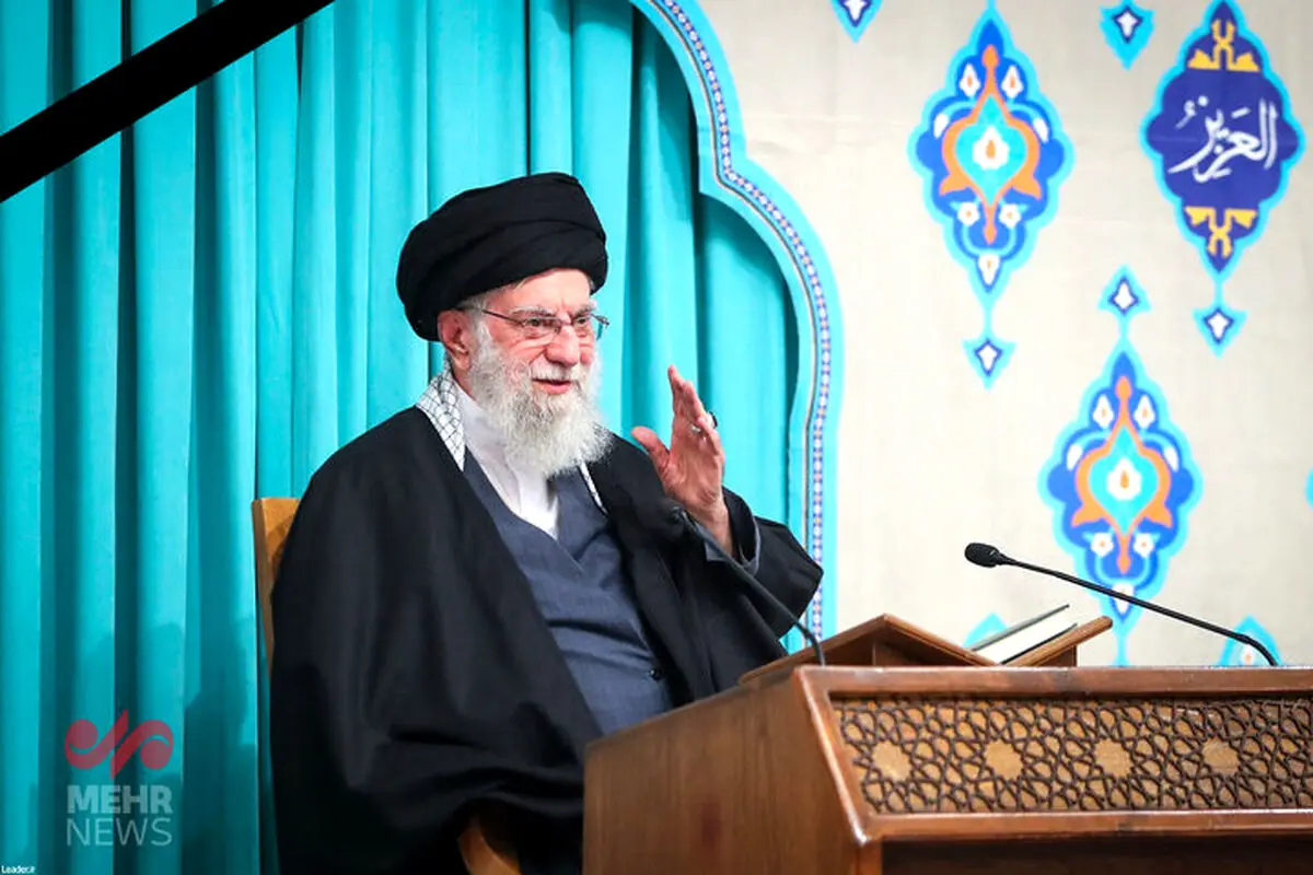 رهبر انقلاب به شهادت رسیدند