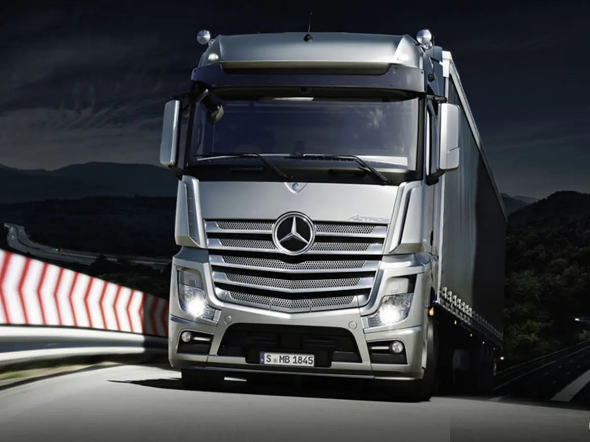 مرسدس بنز آکتروس  برقی با برد حرکتی ۵۰۰ کیلومتر رونمایی شد، رقیب جدید کامیون تسلا