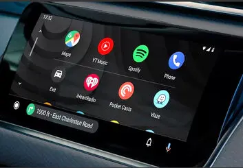گوگل احتمالاً با آوردن هوش مصنوعی به اندروید Auto رانندگی را ایمن‌تر می‌کند
