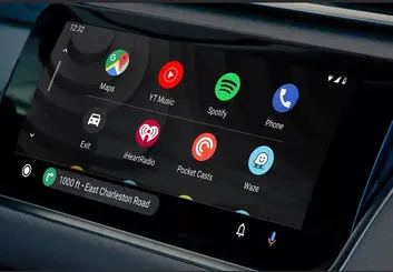 گوگل احتمالاً با آوردن هوش مصنوعی به اندروید Auto رانندگی را ایمن‌تر می‌کند