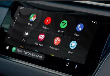 گوگل احتمالاً با آوردن هوش مصنوعی به اندروید Auto رانندگی را ایمن‌تر می‌کند