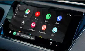 گوگل احتمالاً با آوردن هوش مصنوعی به اندروید Auto رانندگی را ایمن‌تر می‌کند